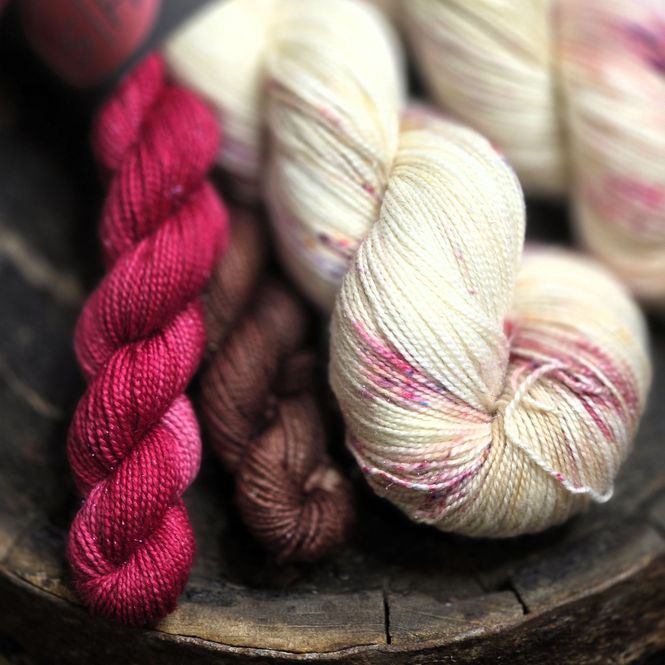 Main Image HS Sock Kit - Strawberry Latte